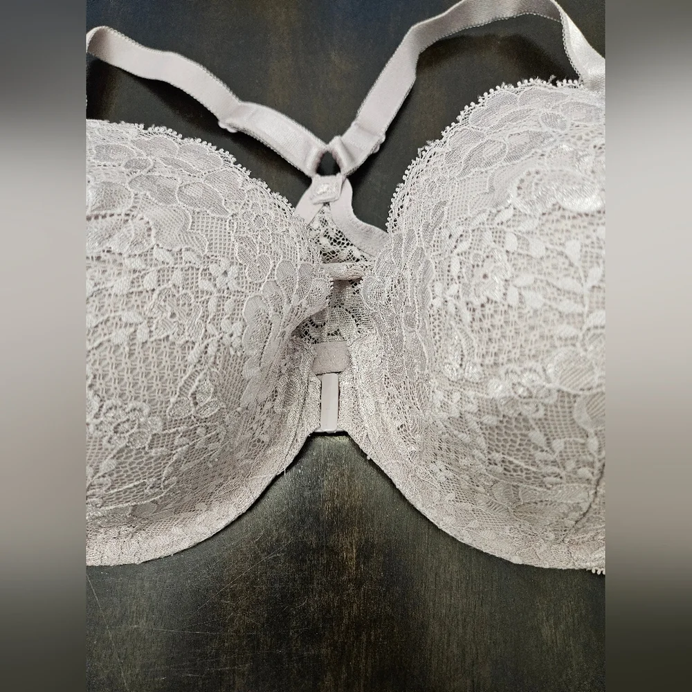 Victoria's Secret Lace Push-Up Bra in Light Pink - Picture 5 of 7
